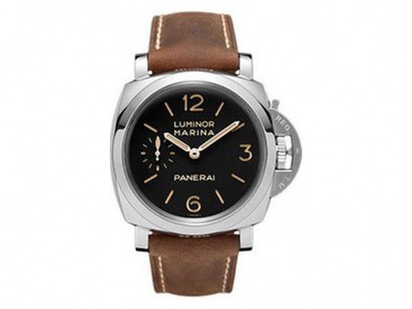 Officine Panerai Historic Luminor Base
