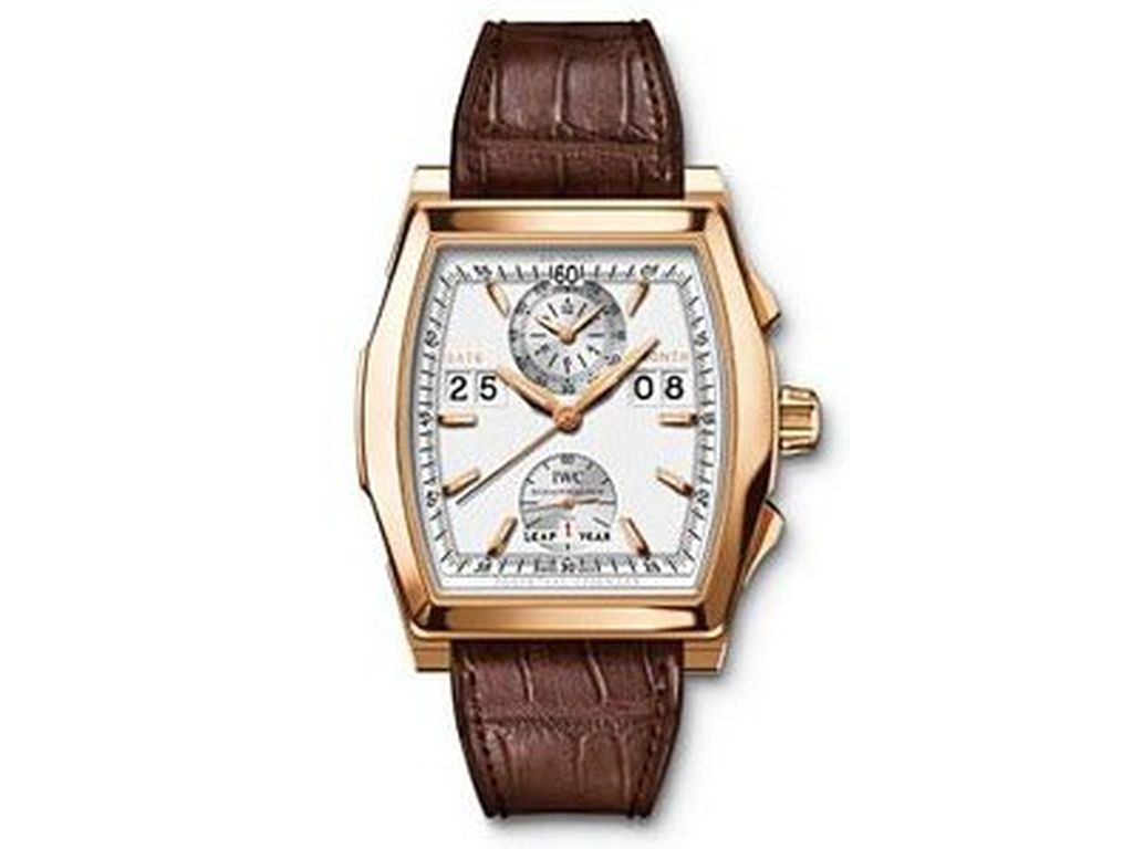 analog watch with digital date