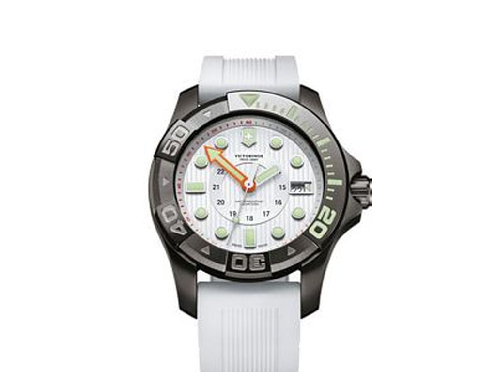 Victorinox divemaster 500 hotsell