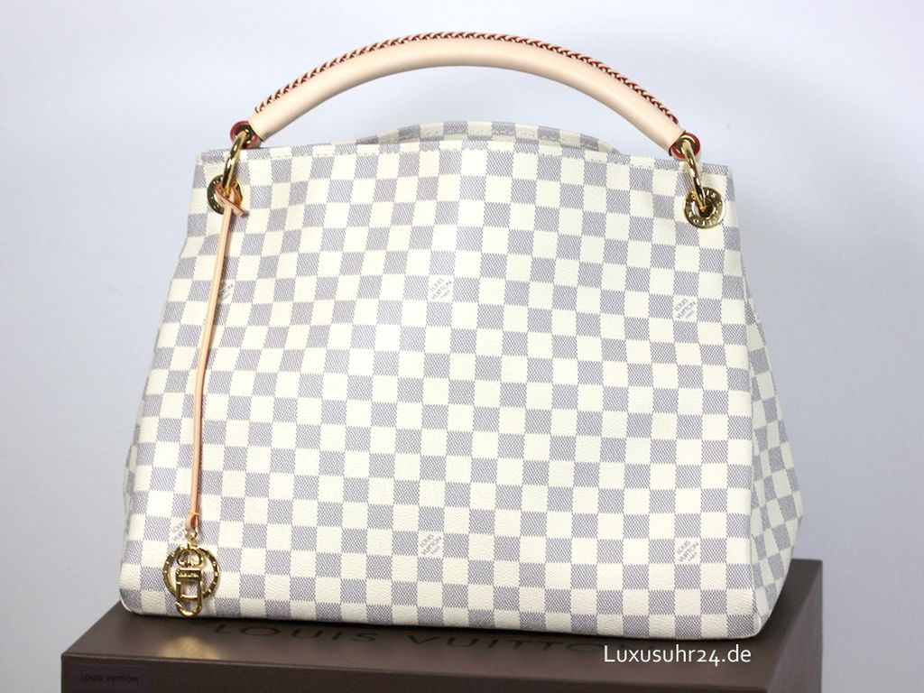 Louis Vuitton Artsy MM | Taschen | www.paulmartinsmith.com