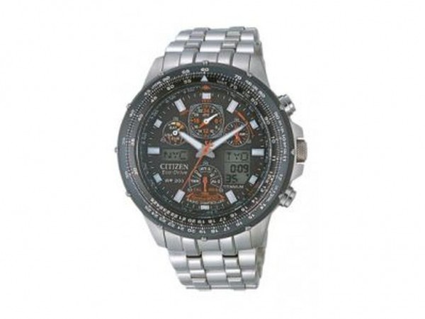 Citizen Eco-Drive Skyhawk Herren-Funkchronograph Titanium