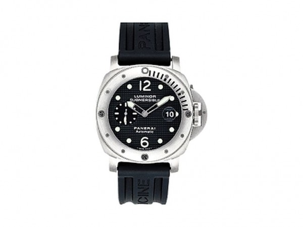 Officine Panerai Luminor Submersible